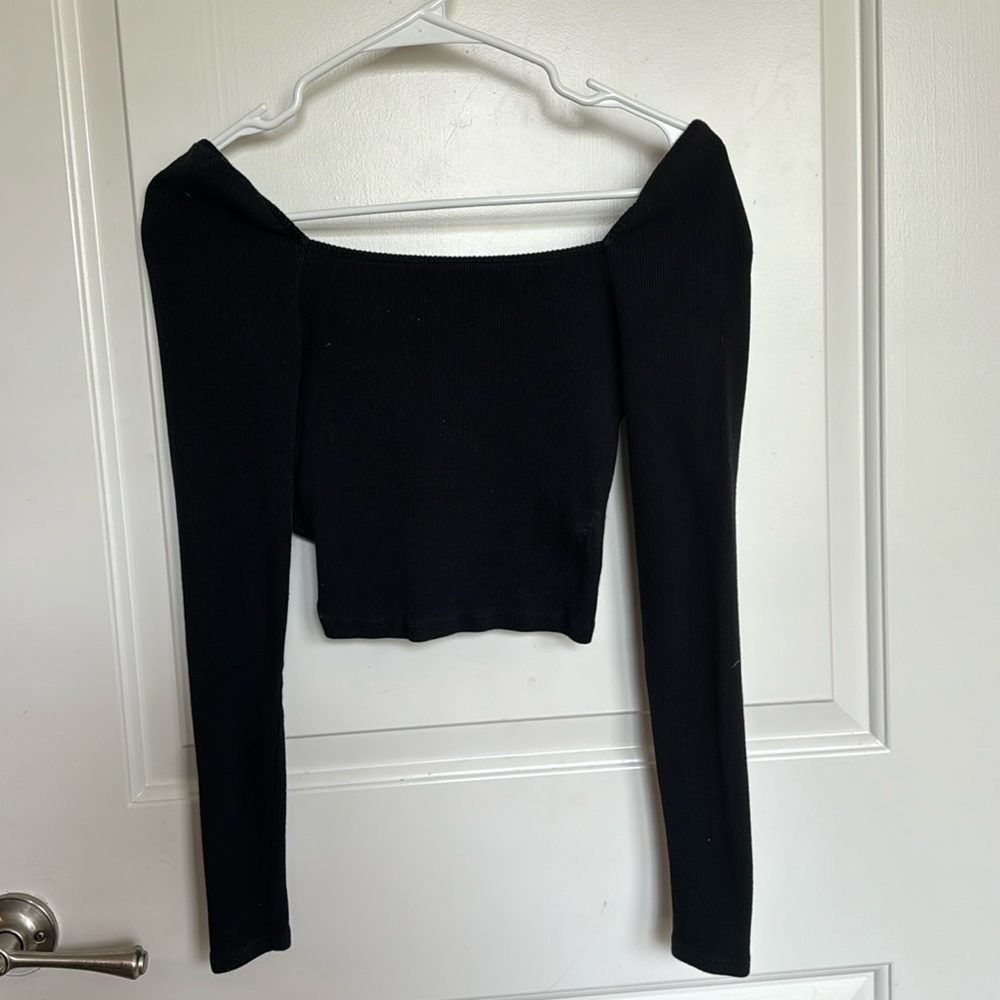 Long sleeve cropped top
